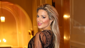 Manžel Evy Perkausové se před plesem pořádně zapotil: Zápasil s mými knoflíčky na zádech