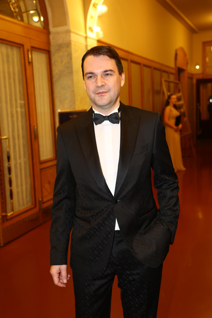 Česko-Slovenský ples si nenechal ujít ministr Petr Macinka.