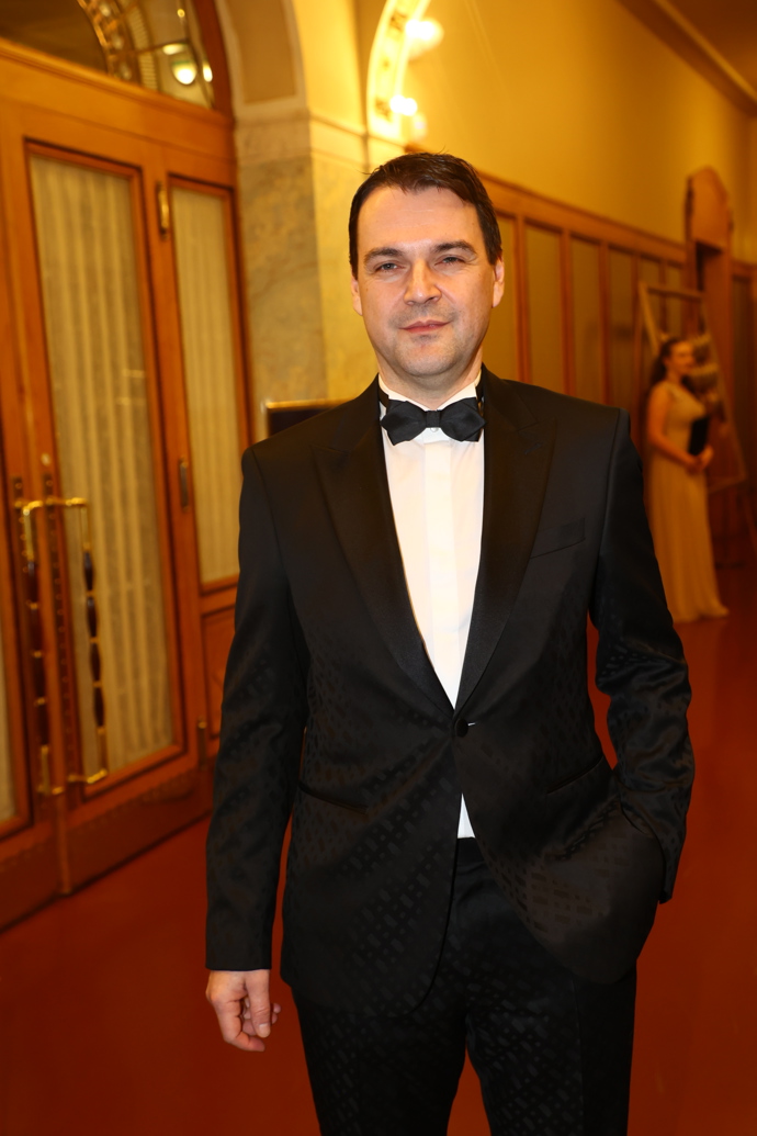 Česko-Slovenský ples si nenechal ujít ministr Petr Macinka.