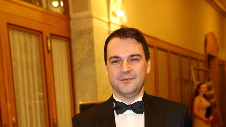 Česko-Slovenský ples si nenechal ujít ministr Petr Macinka.