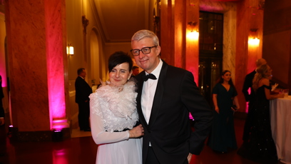 FOTO: Karel Havlíček přišel po boku své půvabné manželky.