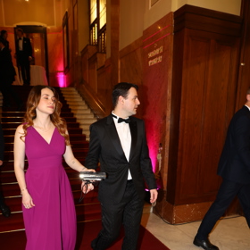 Petr Macinka odchází ze Česko-Slovenského plesu.