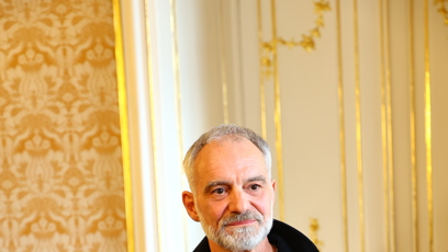 FOTO: Ivan Trojan přišel před novináře.