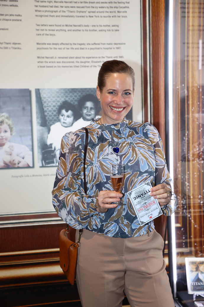 Dorazila i krásná Zuzana Kajnarová. 