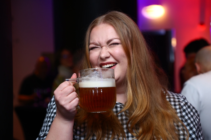 Pivo i zábava byla v plném proudu.