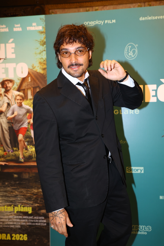 Jordan Haj na premiéře filmu Nečekané léto. 