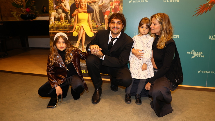 Jordan Haj a Emma Smetana ukázali děti. 