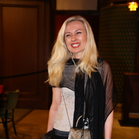 Přítelkyně Leoše Nohy. 