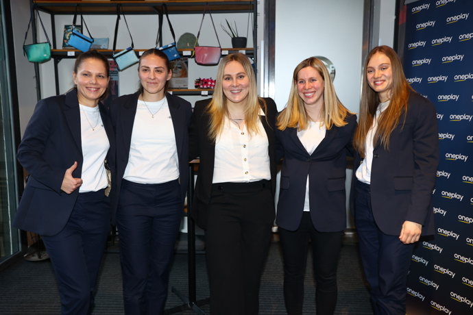 Úspěšná česká fotbalistka nechyběla na tiskové konferenci k novému dokumentu Bohyně Slavie. 