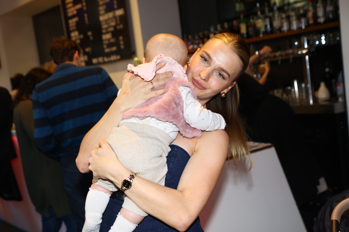 Gabriela se svým miminkem.