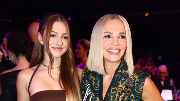 Dara Rolins si slavičí večer užívá po boku své dcerky Laury.