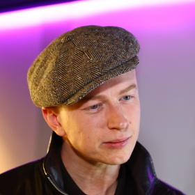 Adam Mišík si na sebe vzal bekovku.