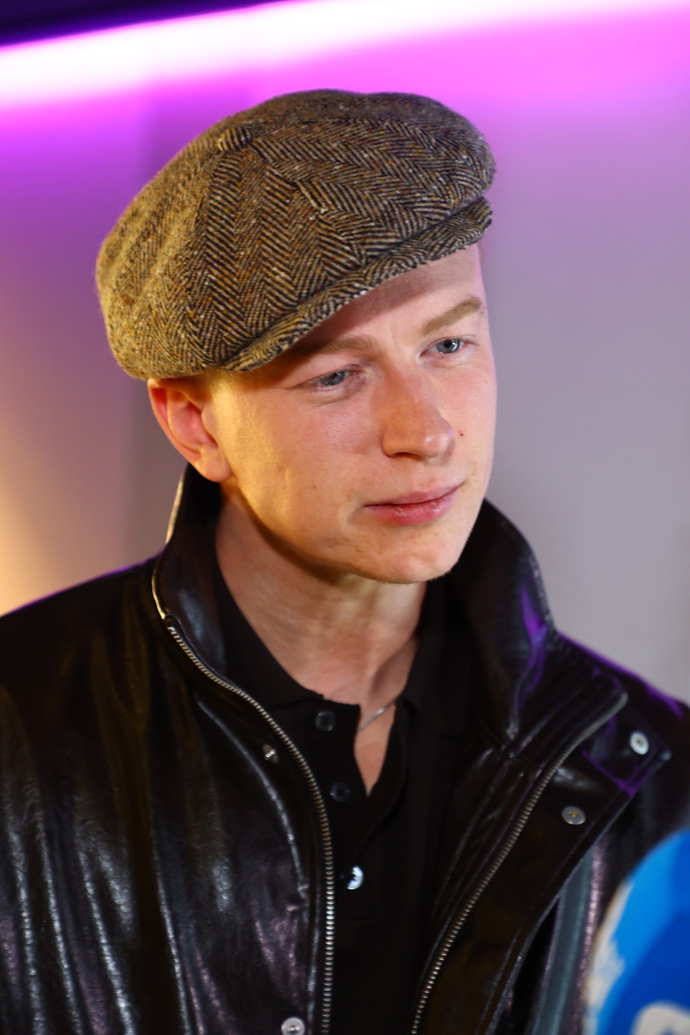 Adam Mišík si na sebe vzal bekovku.