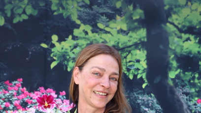 FOTO: Lucie Zedníčková s orchidejí.