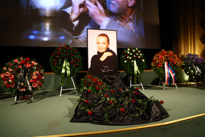 Portrét Jany Brejchové.