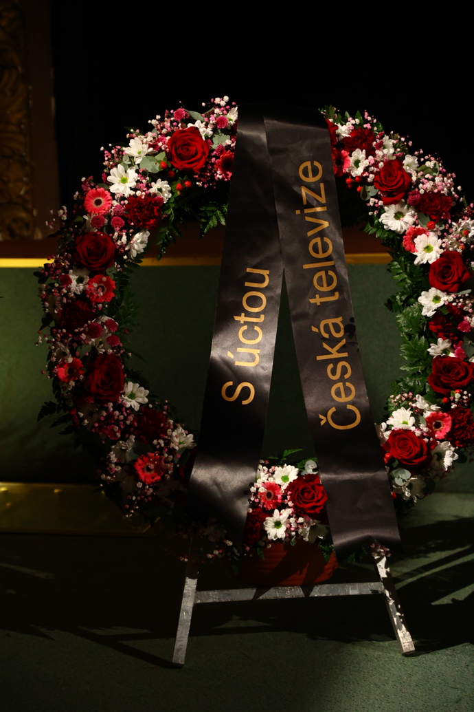Věnec od České televize.