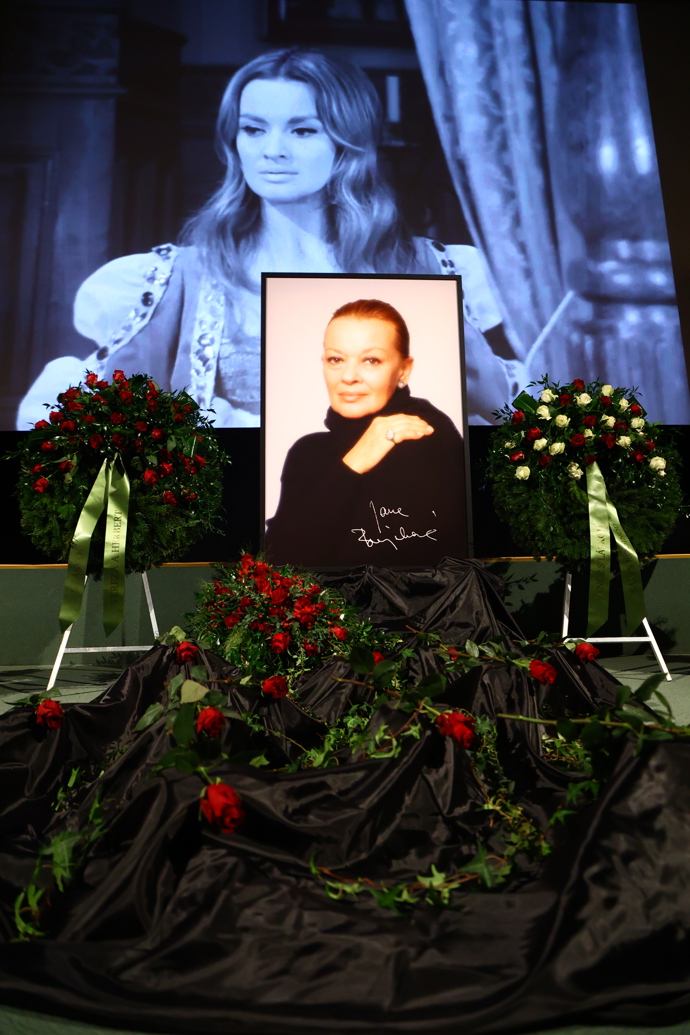 Česko se loučí s Janou Brejchovou. 