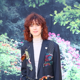 Anna Dvořáková je dcerou Báry Munzarové a Jiřího Dvořáka.