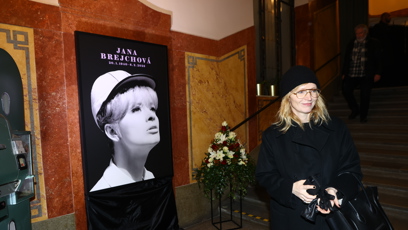 FOTO: Herečka Aňa Geislerová přišla dát sbohem herecké legendě, Janě Brejchové.