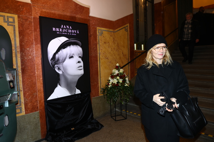 Herečka Aňa Geislerová přišla dát sbohem herecké legendě, Janě Brejchové.