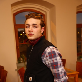 Málokdo o něm přitom ví, že jako mladší prošel florbalovým draftem do pražské Sparty.