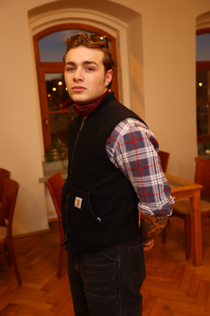 Málokdo o něm přitom ví, že jako mladší prošel florbalovým draftem do pražské Sparty.