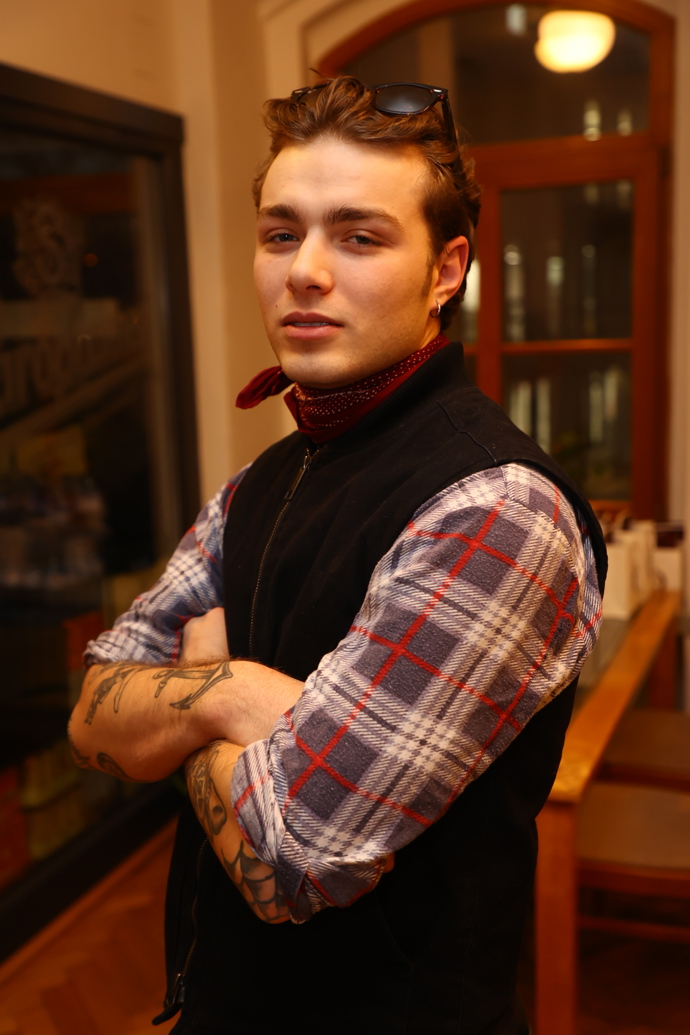 Šimon Opp momentálně zažívá velmi úspěšné období a připravuje pro fanoušky spoustu hudebních novinek.