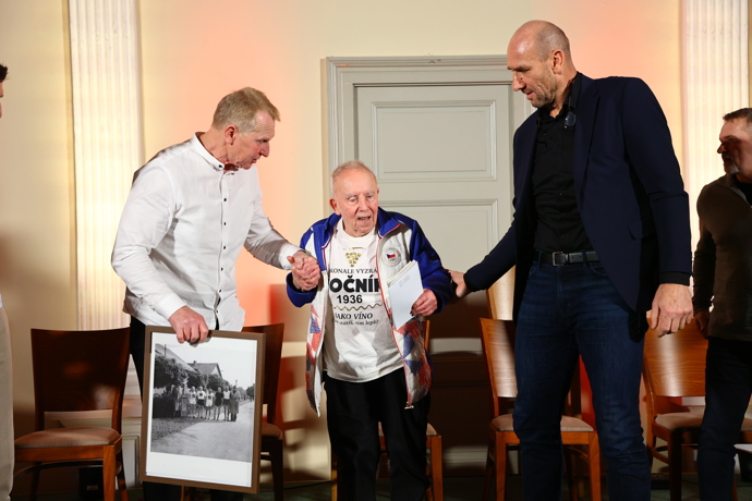 Koller nedávno překvapil výrokem, že je fotbal po fyzické stránce mnohem náročnější než lední hokej.