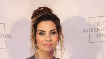 FOTO: Krásná Eva Decastelo na Plesu v Intru.