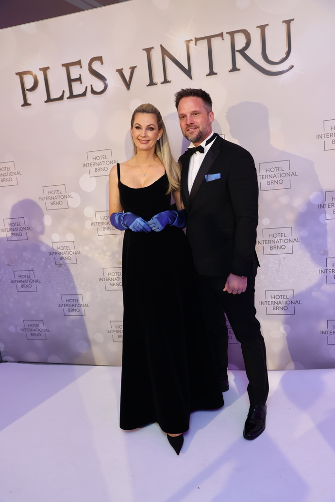 Moderátorka Sandra Parmová s partnerem.