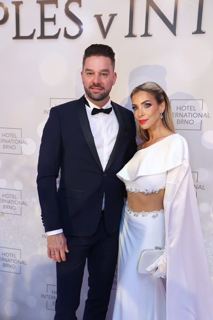 Petr Švancara po boku své ženy na Plesu v Intru.