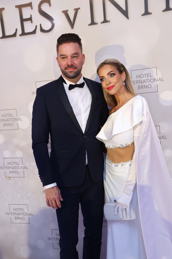 Petr Švancara s manželkou Kamilou na Plesu v Intru.
