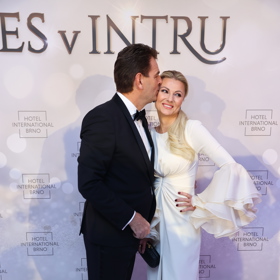 Jitce Kocurové láska s manželem jen kvete.