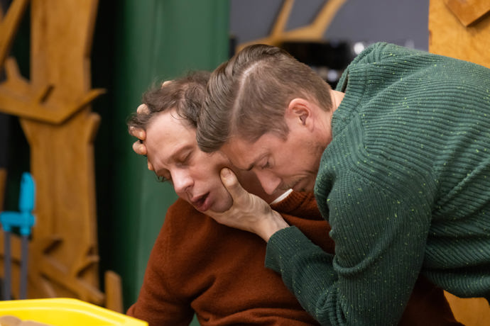 Lukáš zkolabuje a do Království hraček míří záchranka.