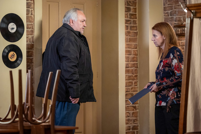 Lumíra dohání minulost.