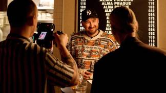 Večer plný chutí Veev One X: @patrikplates v akci s Elisabeth Kopeckou 