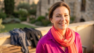 Vyhodila jsem z šatníku černou a lidé mě po padesátce znovu oslovují slečno: Tato změna vám z tváře okamžitě vymaže vrásky i únavu