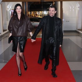 Leoš Mareš ruku v ruce s Monikou Marešovou.