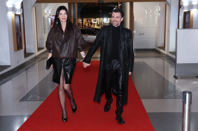 Leoš Mareš ruku v ruce s Monikou Marešovou.