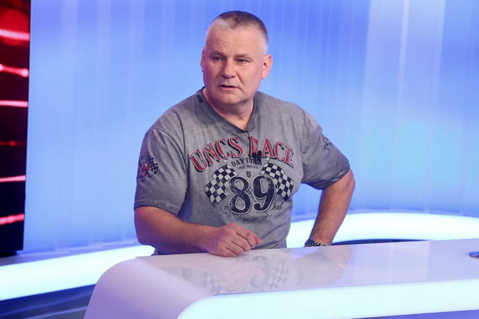 Kajínek pak na svém útěku začal vydělávat. Chodil o něm vyprávět do televize.