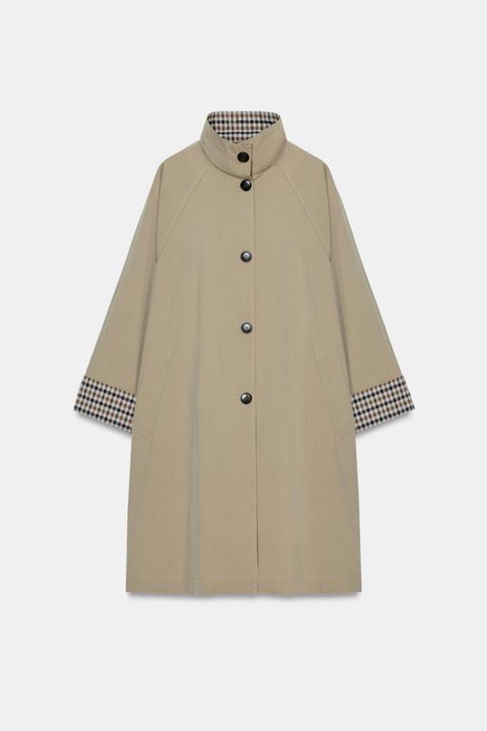 Oversize trenčkot s kostkou, Zara, 1999 Kč