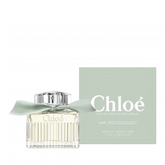 Oproti Nikol používá Gabriela parfém se zelenou mašličkou. Tahle verze parfému vyjde na 4 300 Kč za 100 ml.