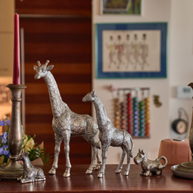 Stříbrné žirafy si Martina koupila pro radost.