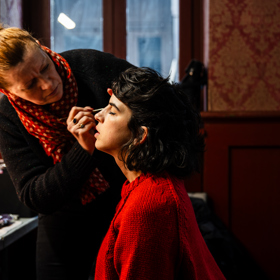 Antonie Formanová v maskérně.