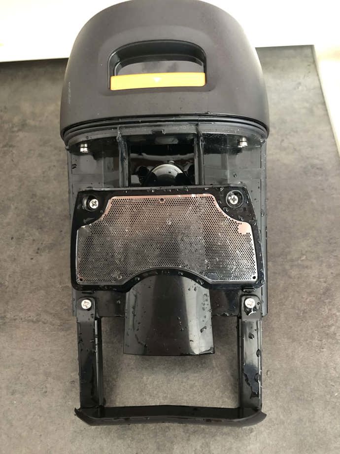 Opláchnutý filtr a nádobku výrobce doporučuje nechat 24 hodin vyschnout.