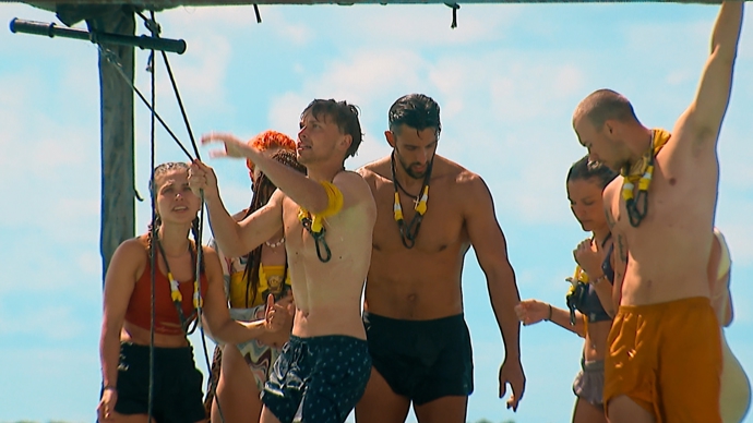 Účastníci Survivoru si zahráli o odměnu. 