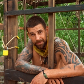 Adam Chlpík skočil v kleci.