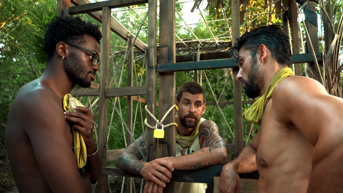 Adam Chlpík probíral se svými spojenci strategii z klece.