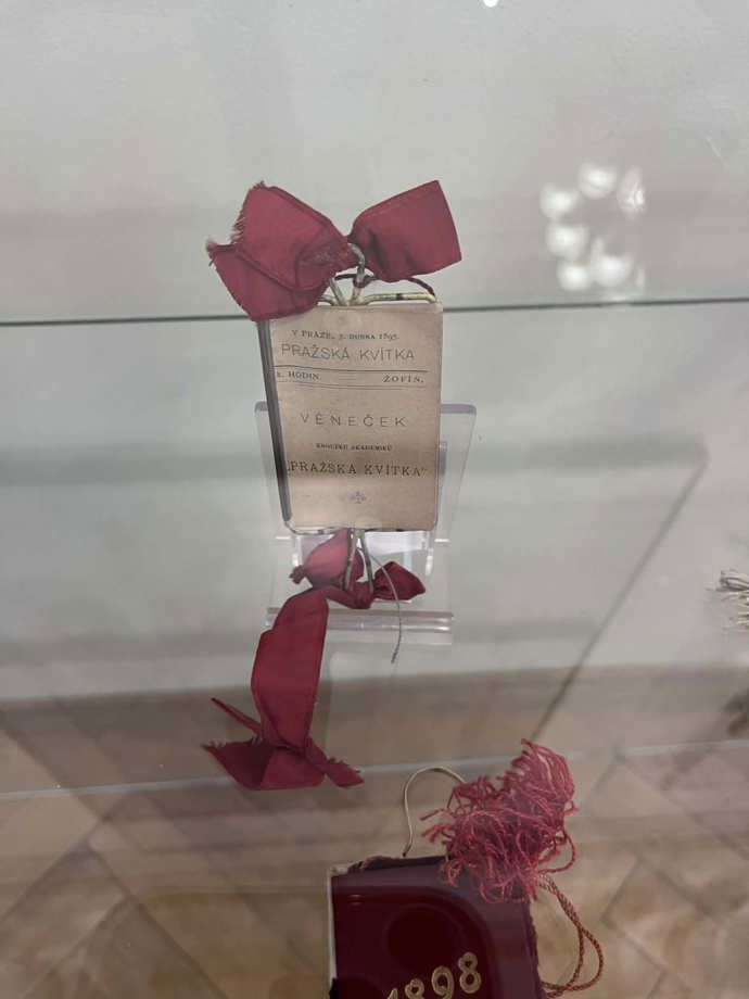 Věneček z roku 1895