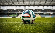 Pracovníci společnosti Nike také mohou využívat firemní fotbalové hriště. 